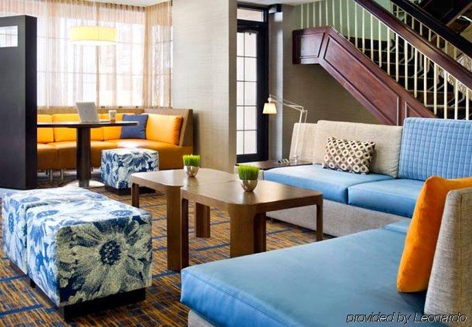 Courtyard Wilmington Downtown Hotel Interior photo